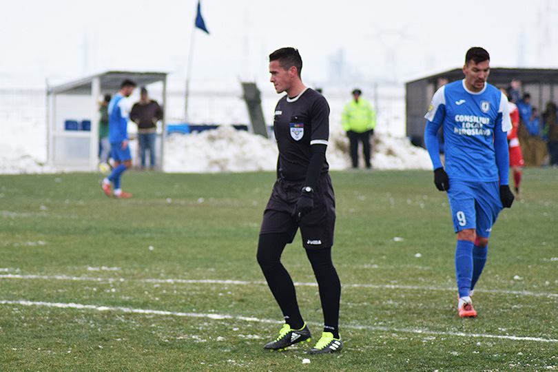 Nemțeanul Florea arbitrează Dante - Știința