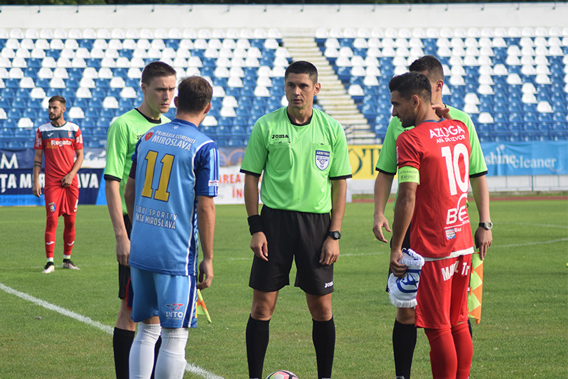 Prahoveanul Moroiță arbitreaza derby-ul etapei