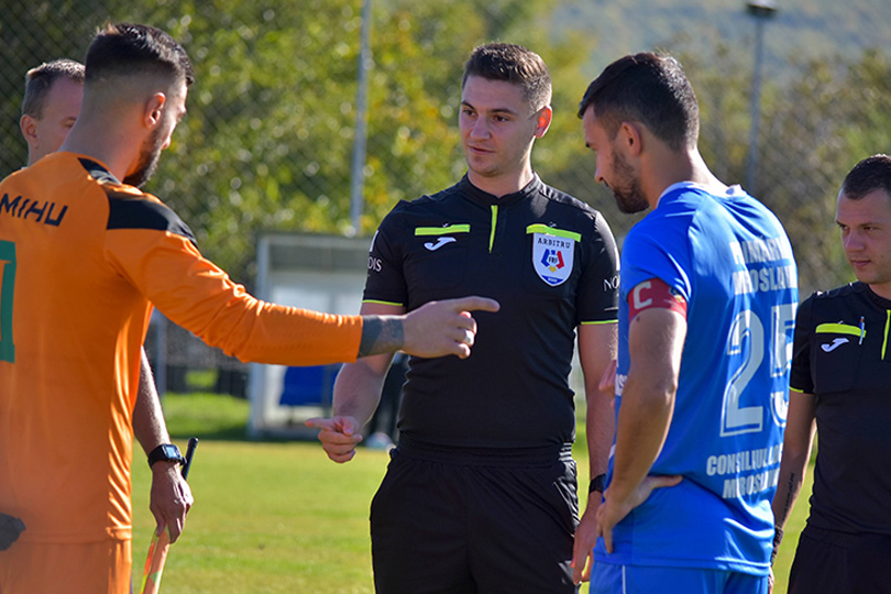 Primul meci al anului arbitrat de galateanul Constantinescu
